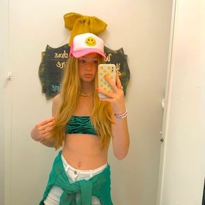 Meet your Posher, Evi